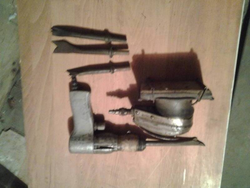 lot 34 image: Solar Brand Air Chisel, Other Air Sander