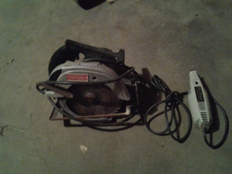 lot 45 image: Circular Saw & Rotary Tool