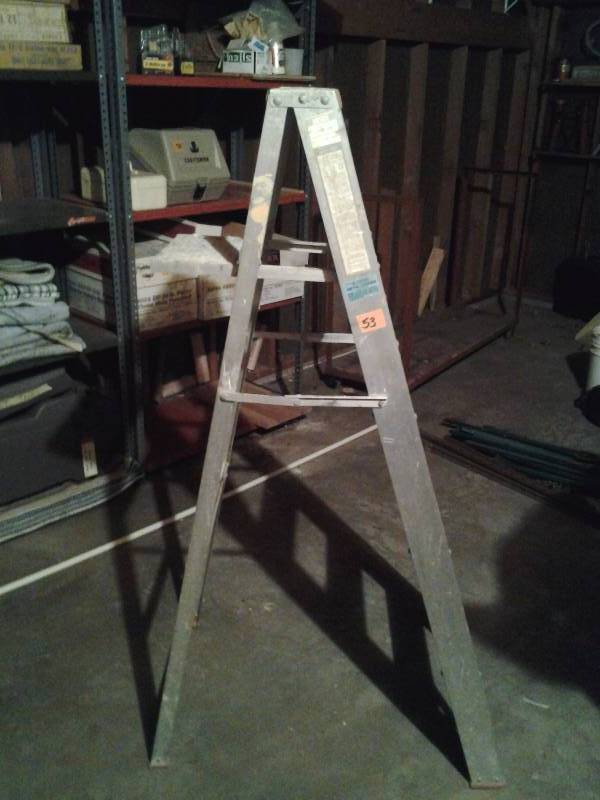 lot 53 image: 5 Foot Metal Ladder