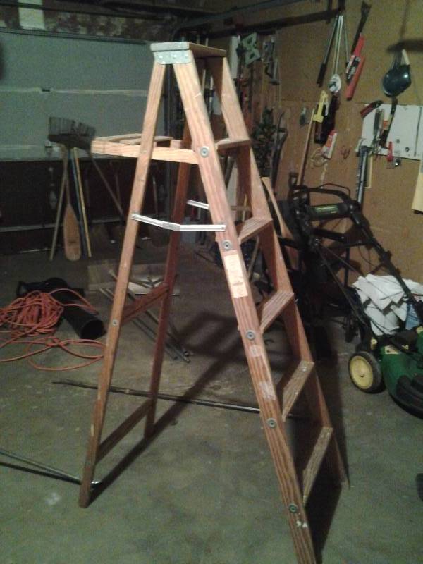 lot 54 image: Keller 6 Foot Wood Ladder