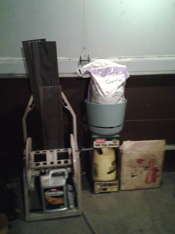 lot 60 image: Hose Reel, Sprayer, Lawn Edge, Soil, Related