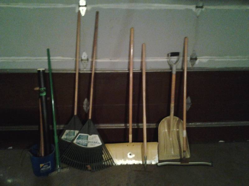 lot 61 image: Rakes, Shovels, Hoe, Squeegee, More