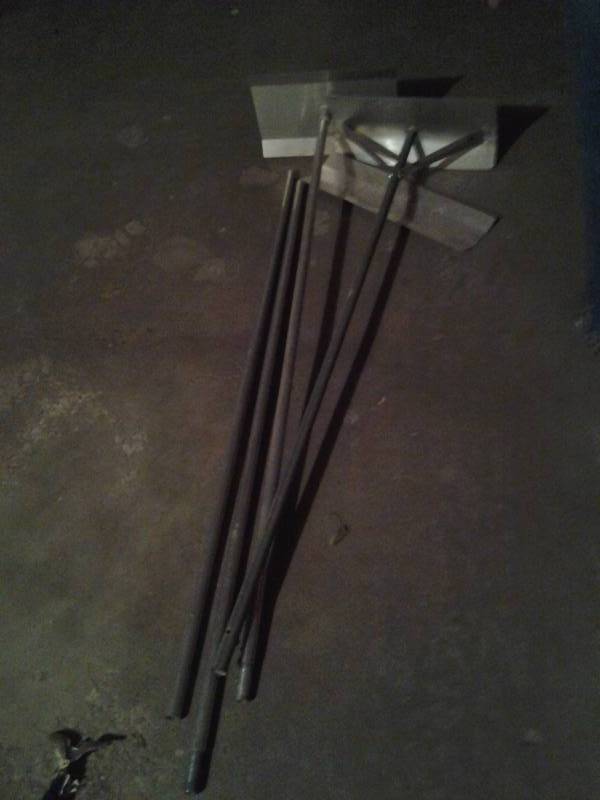 lot 68 image: Roof Snow Rakes & Poles