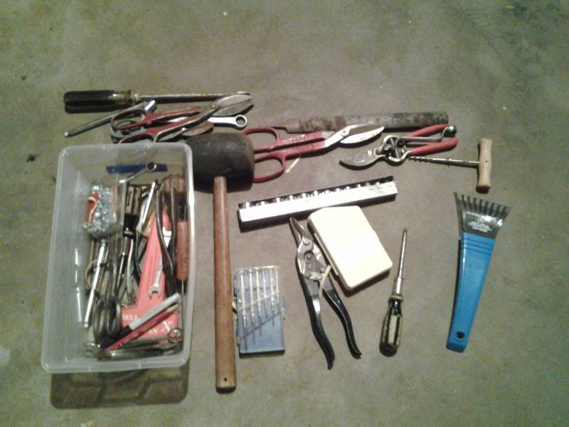 lot 70 image: Lot Of Small Hand Tools