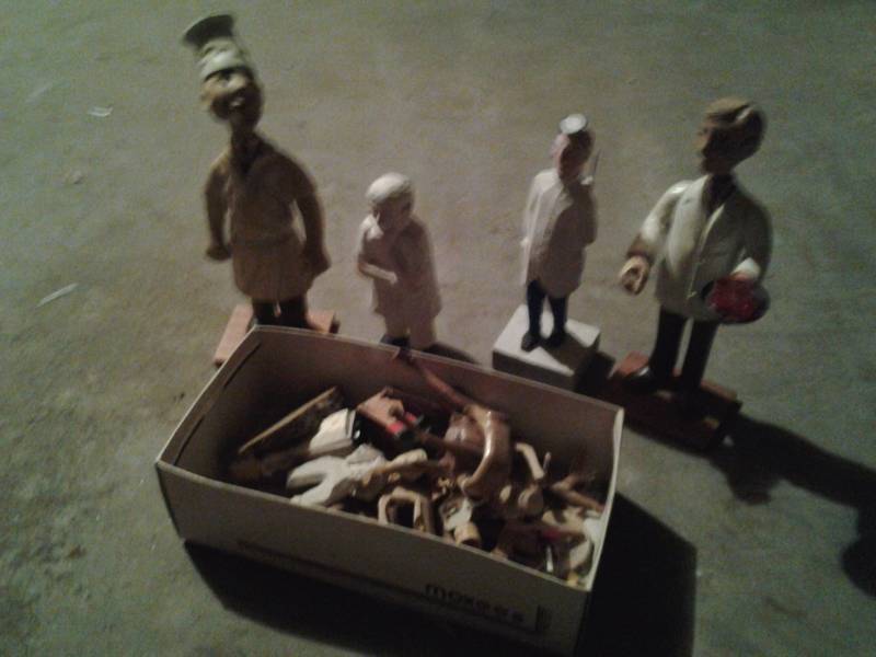 lot 76 image: Collection Of Wood Figurines & Miniatures