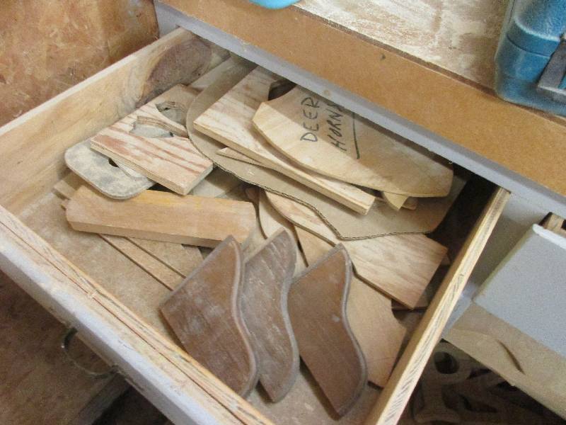 Drawer & cabinet contents