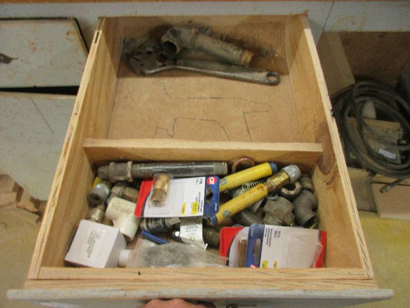Drawer & cabinet contents