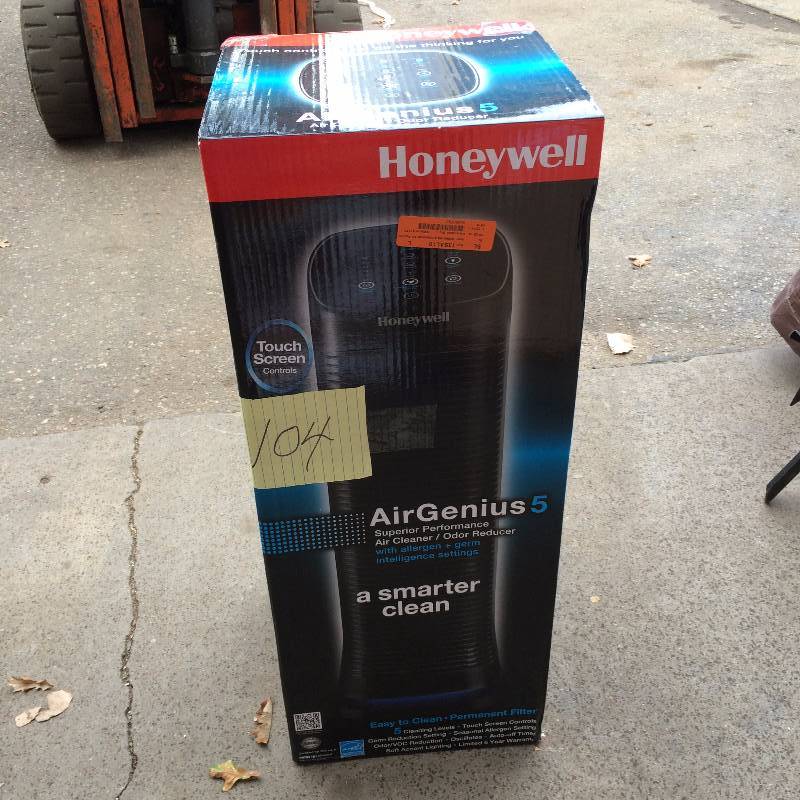 lot 104 image: Honeywell Air Genious5 air cleaner and odor reducer open box never used