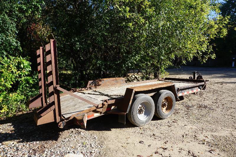lot 4 image: 2003 Towmaster 18 Tandem Axle Equipment Trailer