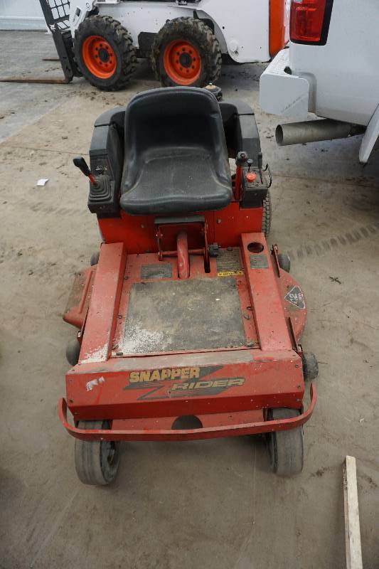 lot 11 image: Snapper Yard Cruiser Riding Lawn Mower