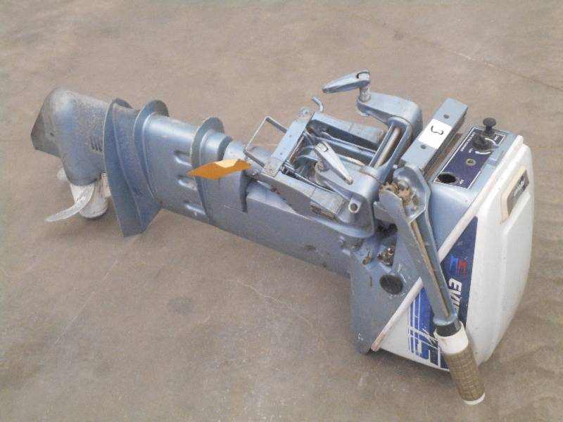 lot 3 image: Evinrude 15HP Long-Shaft Outboard M...