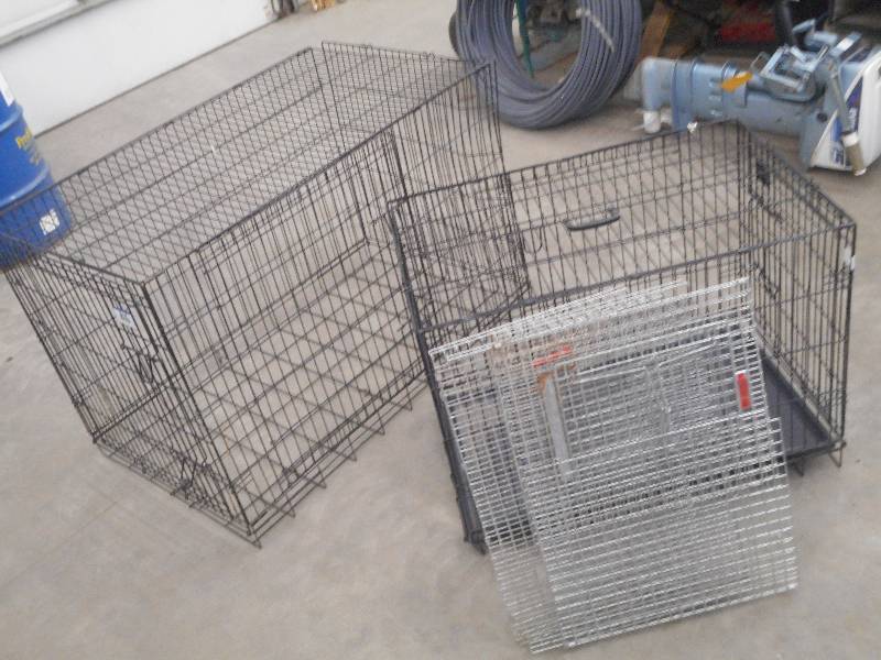 lot 14 image: (3) Folding Steel-Wire Pet Kennels,...