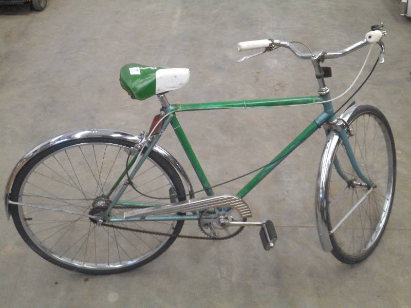 lot 17 image: Vintage Schwinn Bicycle ...
