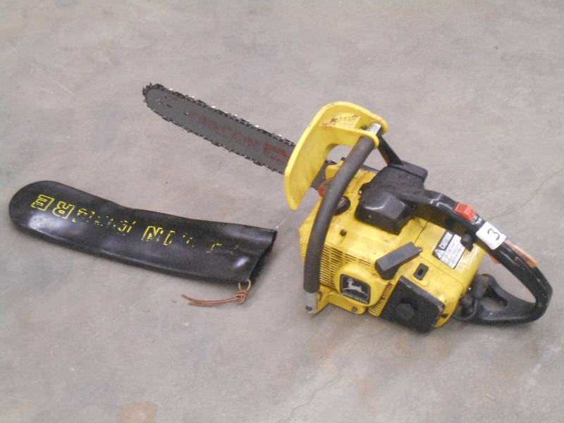 lot 36 image: John Deere 40V Chainsaw, Ran When U...