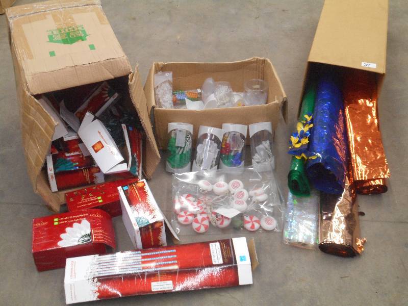 lot 39 image: (3) Boxes Of Adjustable Holiday Lig...