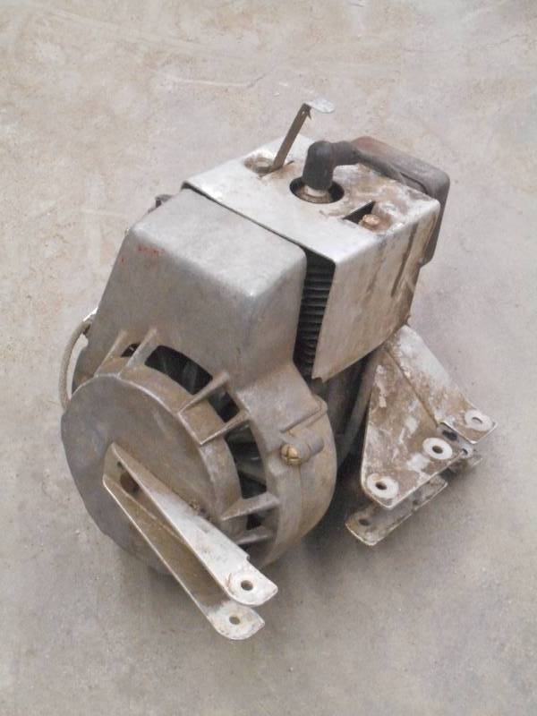 lot 64 image: Vintage Single Cylinder Gas Engine ...