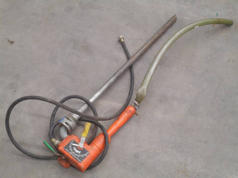lot 67 image: JetMix Pneumatic-Powered Barrel Pum...