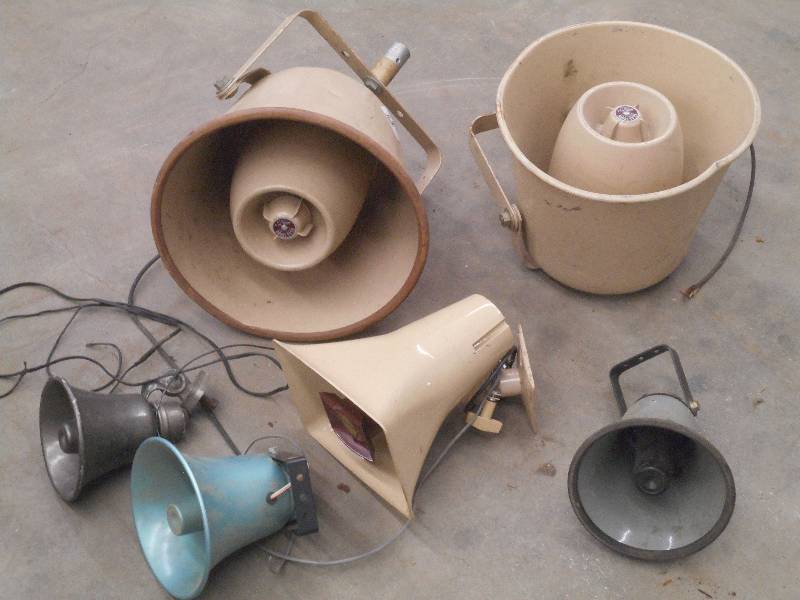 lot 68 image: Lot Of (6) Loud Speakers ...