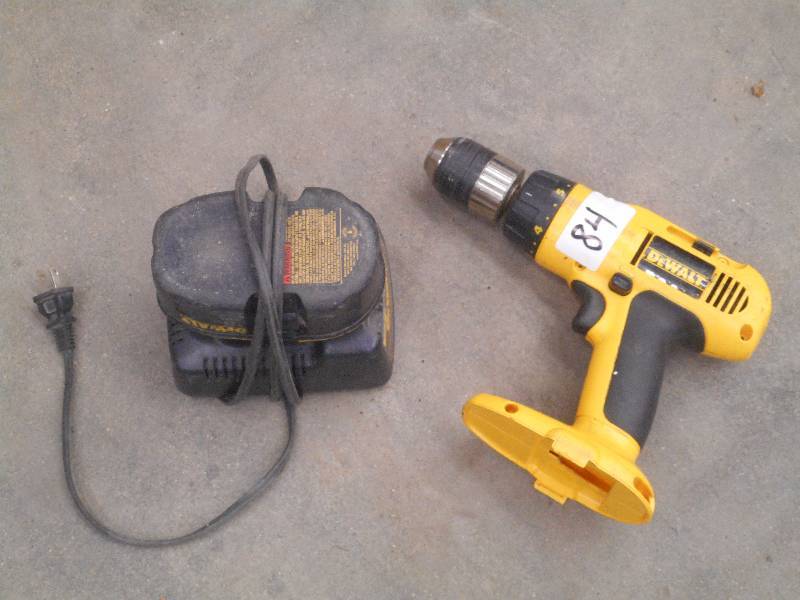 lot 84 image: DeWalt 18Volt Cordless Drill Set ...