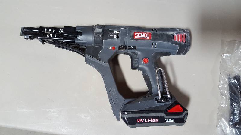 lot 1 image: Senco DS312-18v Cordless Sheetrock Auto Load Drill