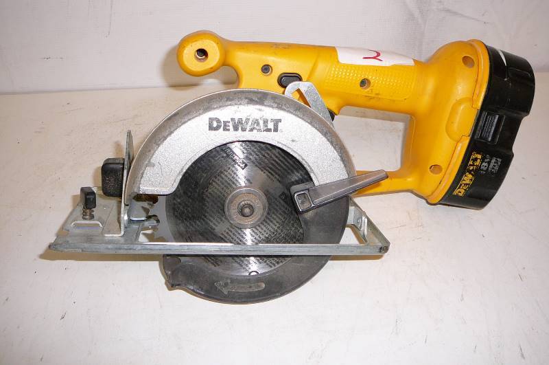 dewalt trim saw