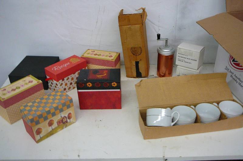 lot of kitchen items