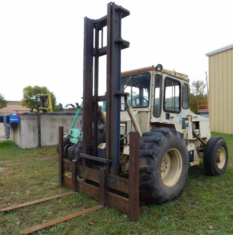 lot 4 image: 1997 Ingersoll Rand RT708G Rough Terrain Forklift