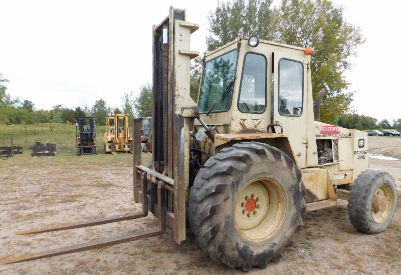 lot 5 image: 1990 Ingersoll Rand RT706F Rough Terrain 4WD Forklift