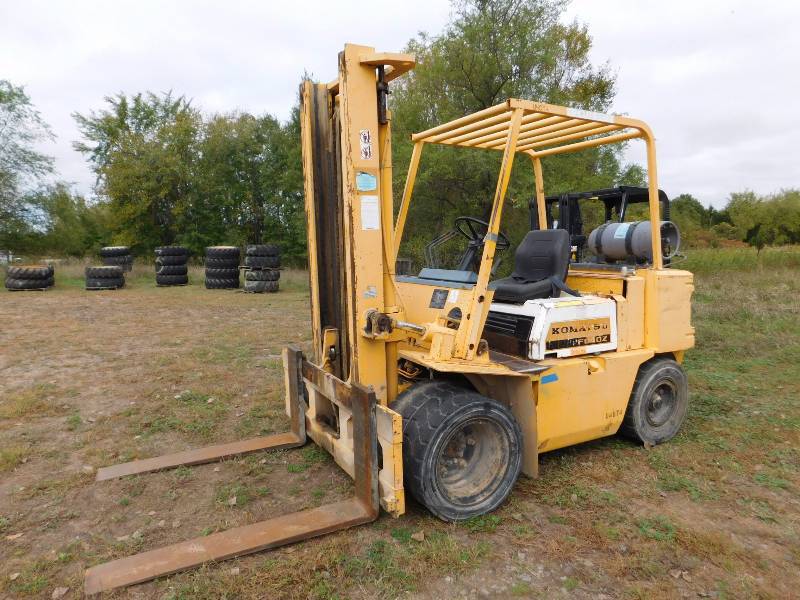 lot 6 image: 1987 Komatsu FG40 Forklift