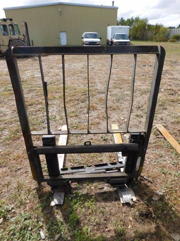 lot 13 image: 36 Class II Carriage with 42 Forks & Load Backrest