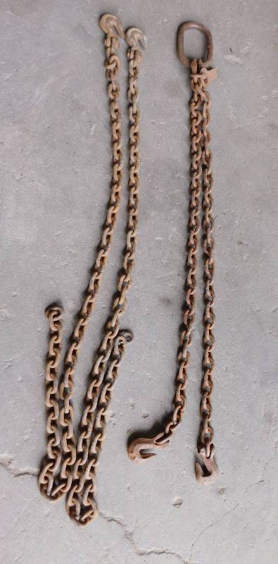 lot 35 image: Misc Lot of Chains