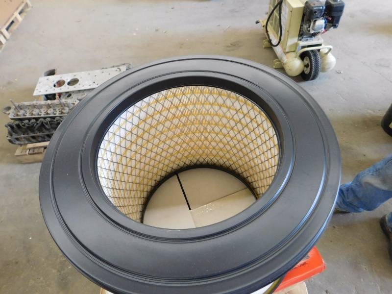 lot 47 image: New Unused Airfilters