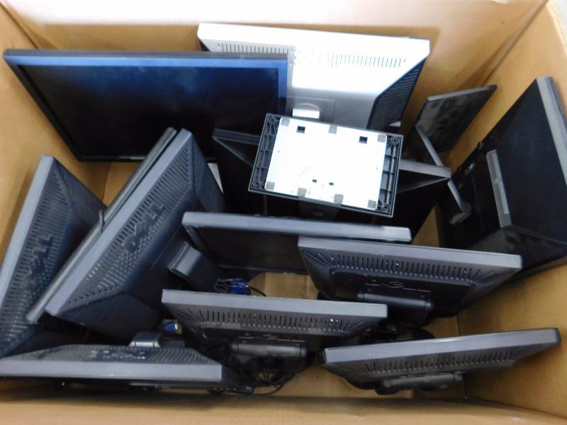lot 58 image: Dell Computer Monitors