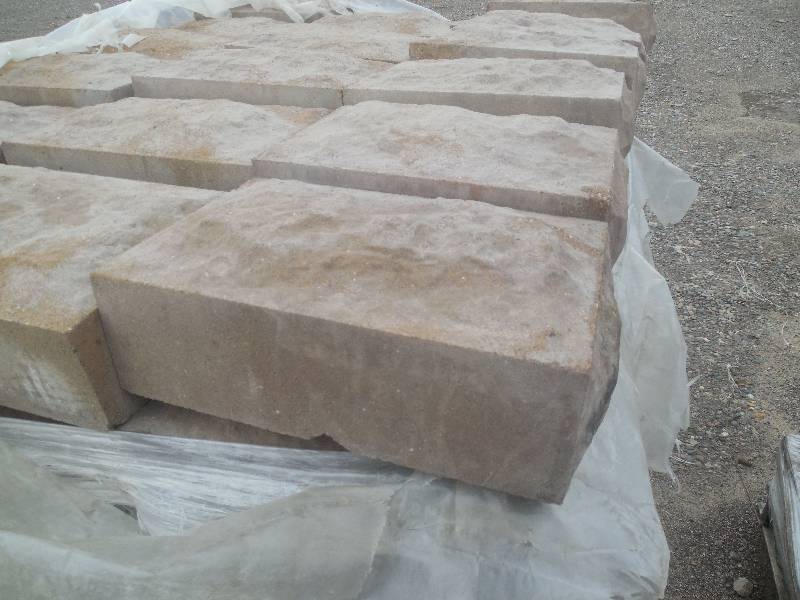 lot 257 image: (2) PALLETS OF PAVERS