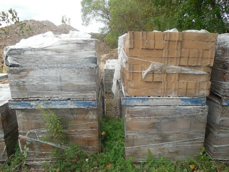 lot 265 image: (4) PALLET LOT OF 8X4 TAN BLOCK