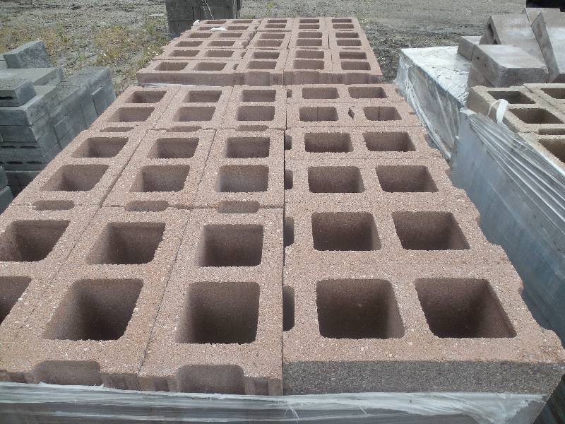 lot 273 image: (2) PALLETS OF 8 X 12 RED BLOCK STONE FINISH