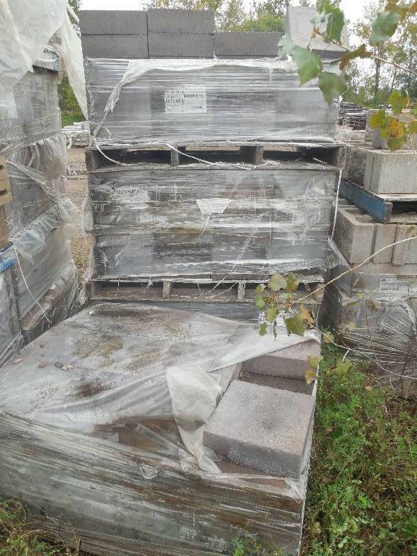 lot 283 image: (4) PALLETS OF 4X12X12 SMOOTH PAVERS