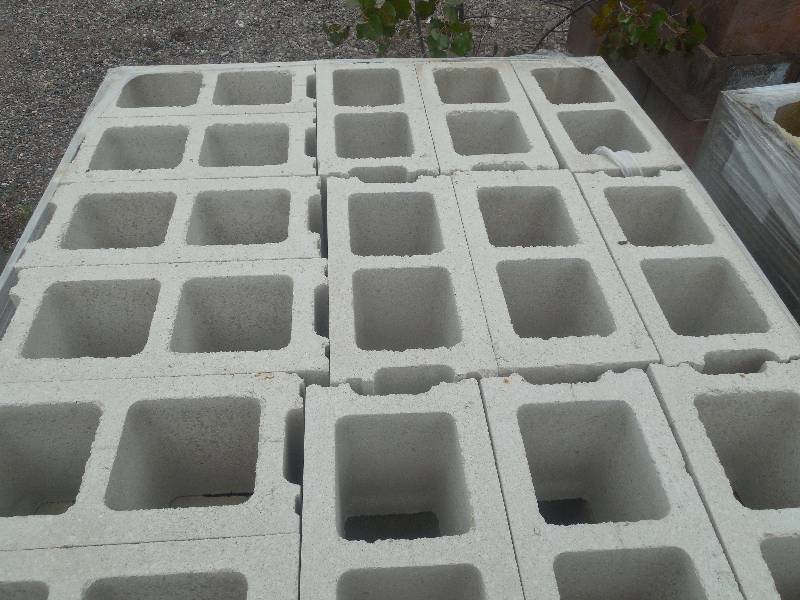 PALLET OF 8X8X16 CONCRETE BLOCKS - WHITE | MASSIVE CONCRETE BLOCKS ...