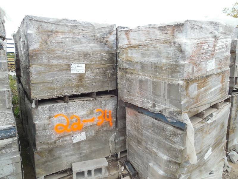 lot 27 image: PALLET LOT OF 8X8X24 SINGLE END ROCK FACE CONCRETE BLOCK