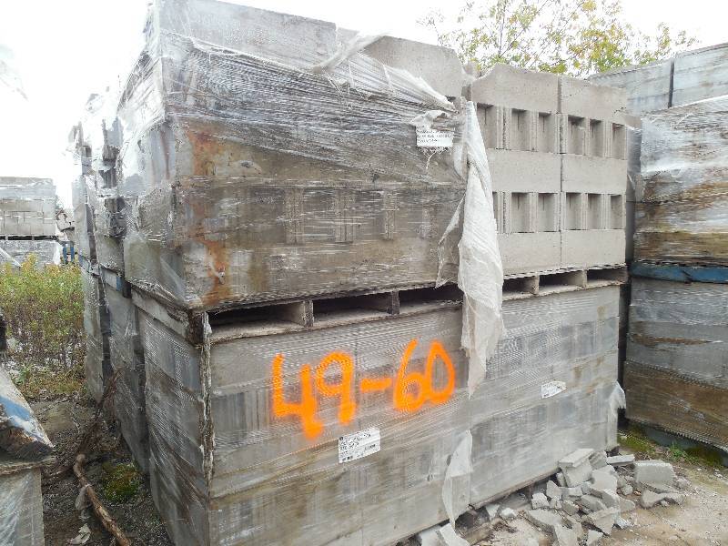 lot 50 image: PALLET LOT OF 8X8X24 POUR THUR ROCK FACE CONCRETE BLOCK
