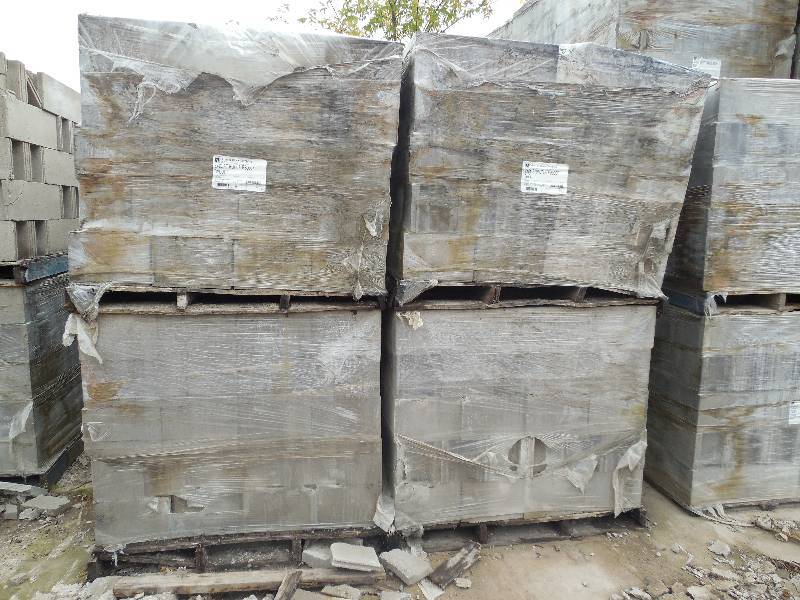 lot 67 image: (2) PALLET LOT OF 8X8X12 HALF BLOCK SMOOTH