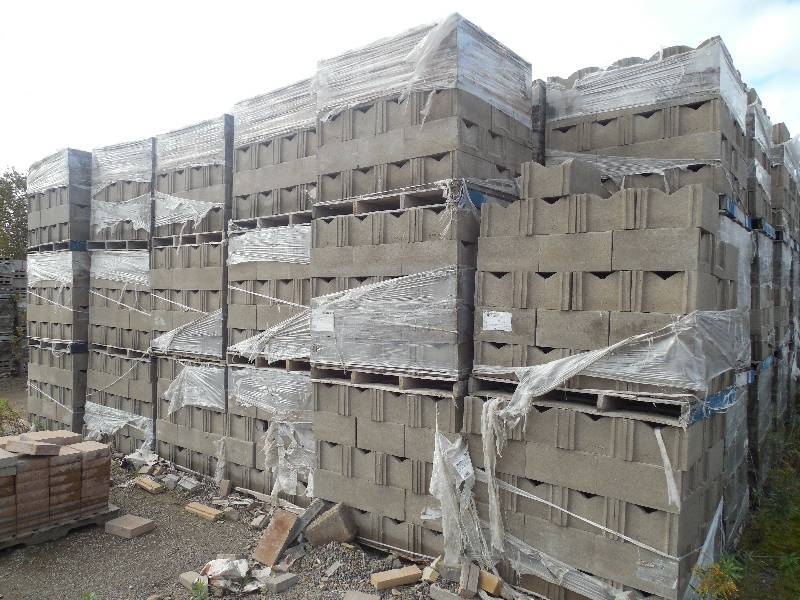 lot 103 image: (3) PALLET LOT OF 12 FILL TOP CONCRETE BLOCKS