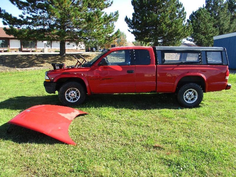 lot 1 image: 1999 Dodge Dakota Pickup