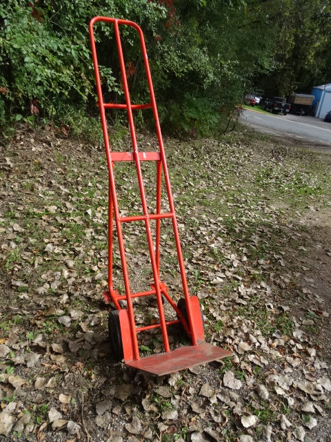 lot 25 image: 2 Wheeler Long Handle