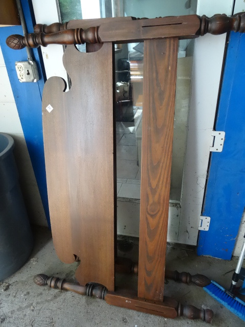 lot 29 image: Bed Frame with Rails