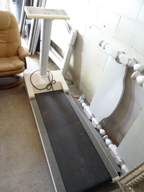 lot 32 image: Treadmill