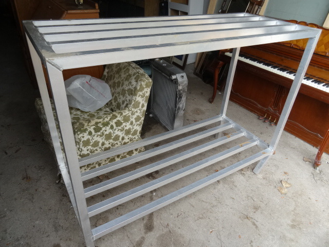 lot 48 image: Rack