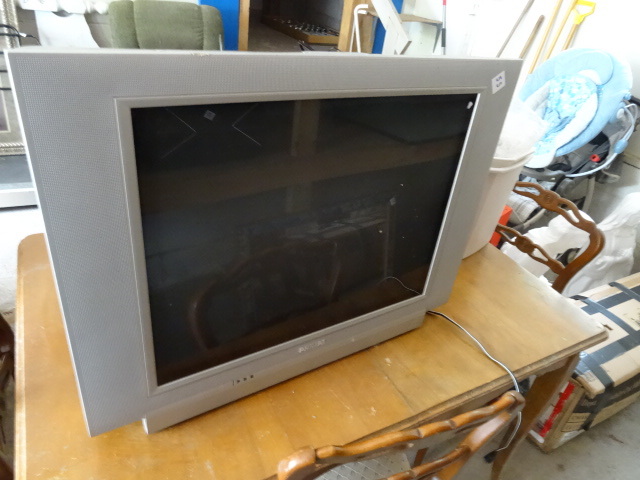 lot 55 image: TV Cabinet