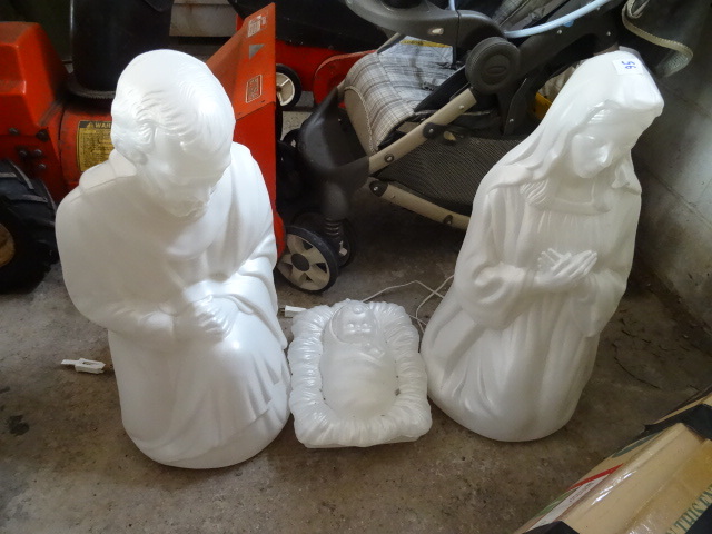 lot 56 image: Outdoor Figurines