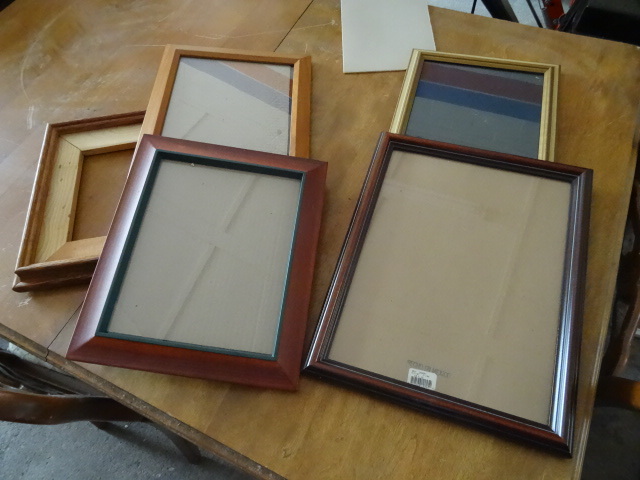 lot 65 image: Picture Frames